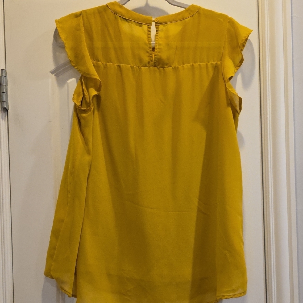 EUC Doe & Rae Large Mustard Ruffle Sleeve Blouse - Picture 2 of 6